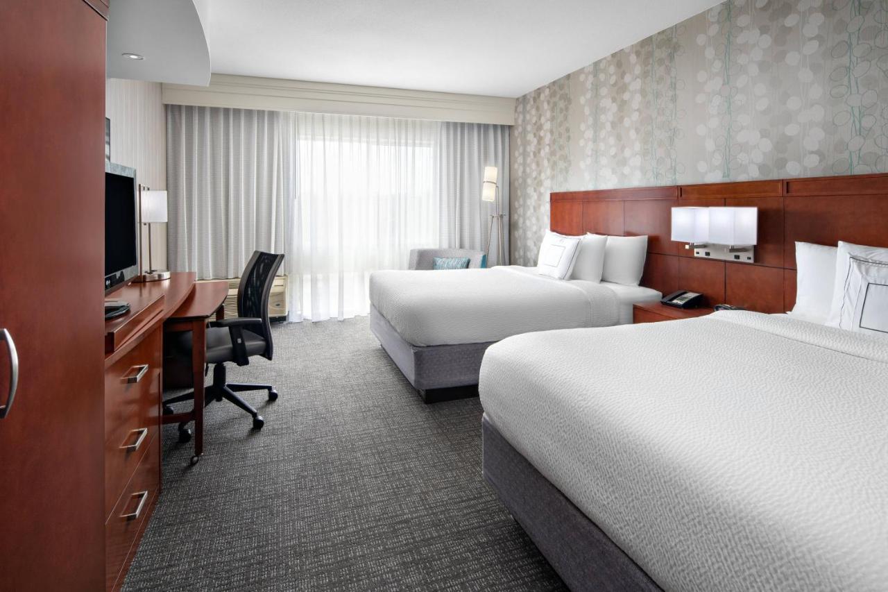 מלון Courtyard By Marriott Raleigh North/Triangle Town Center מראה חיצוני תמונה