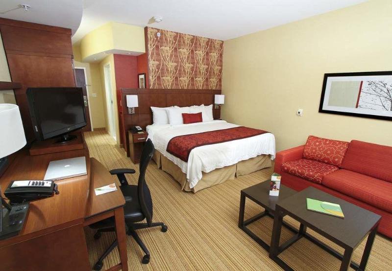 מלון Courtyard By Marriott Raleigh North/Triangle Town Center מראה חיצוני תמונה