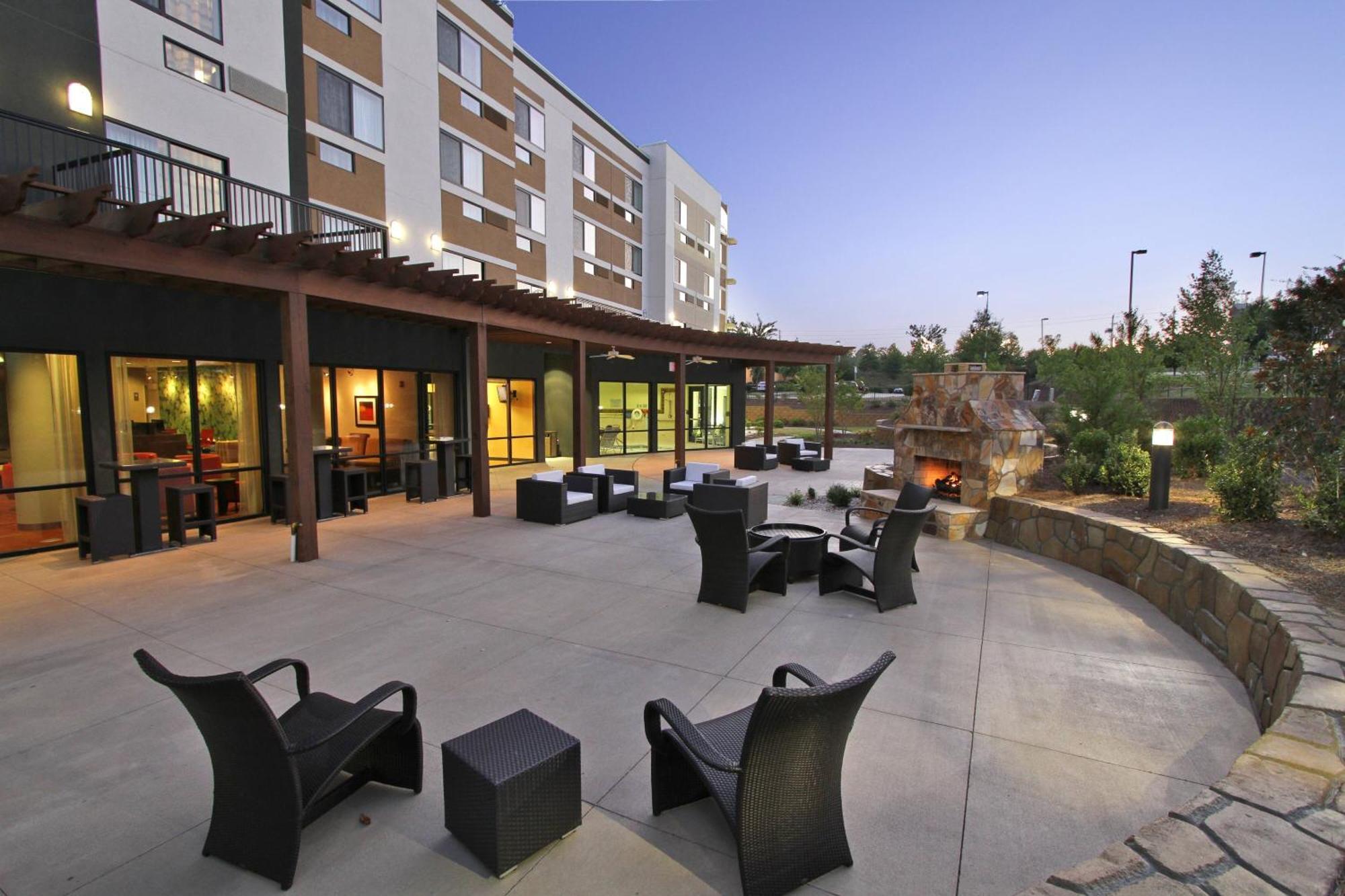 מלון Courtyard By Marriott Raleigh North/Triangle Town Center מראה חיצוני תמונה