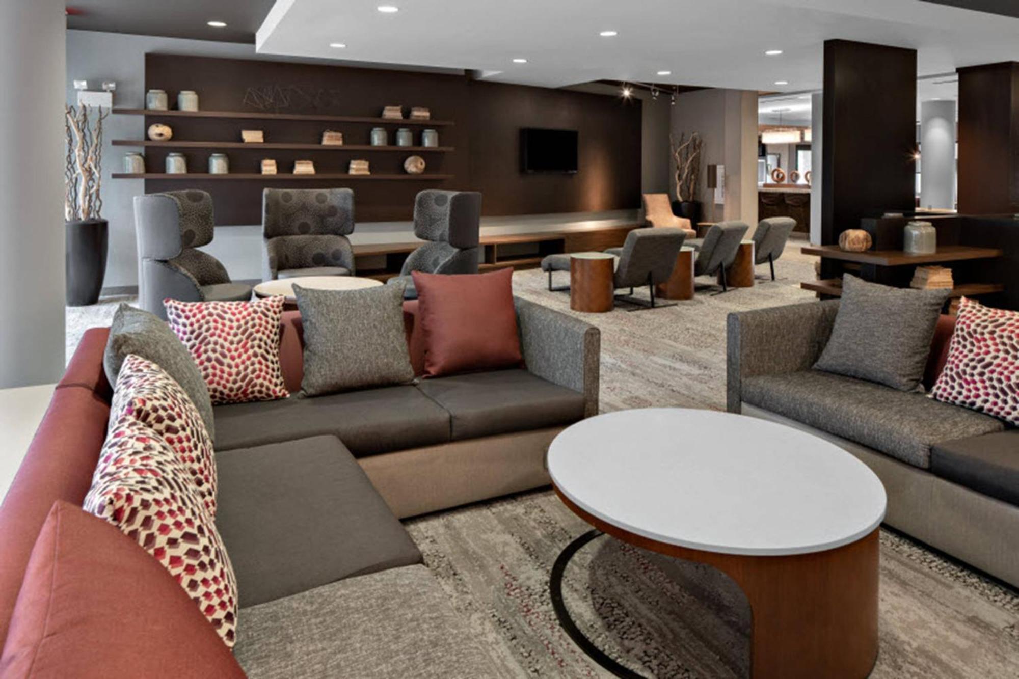 מלון Courtyard By Marriott Raleigh North/Triangle Town Center מראה חיצוני תמונה