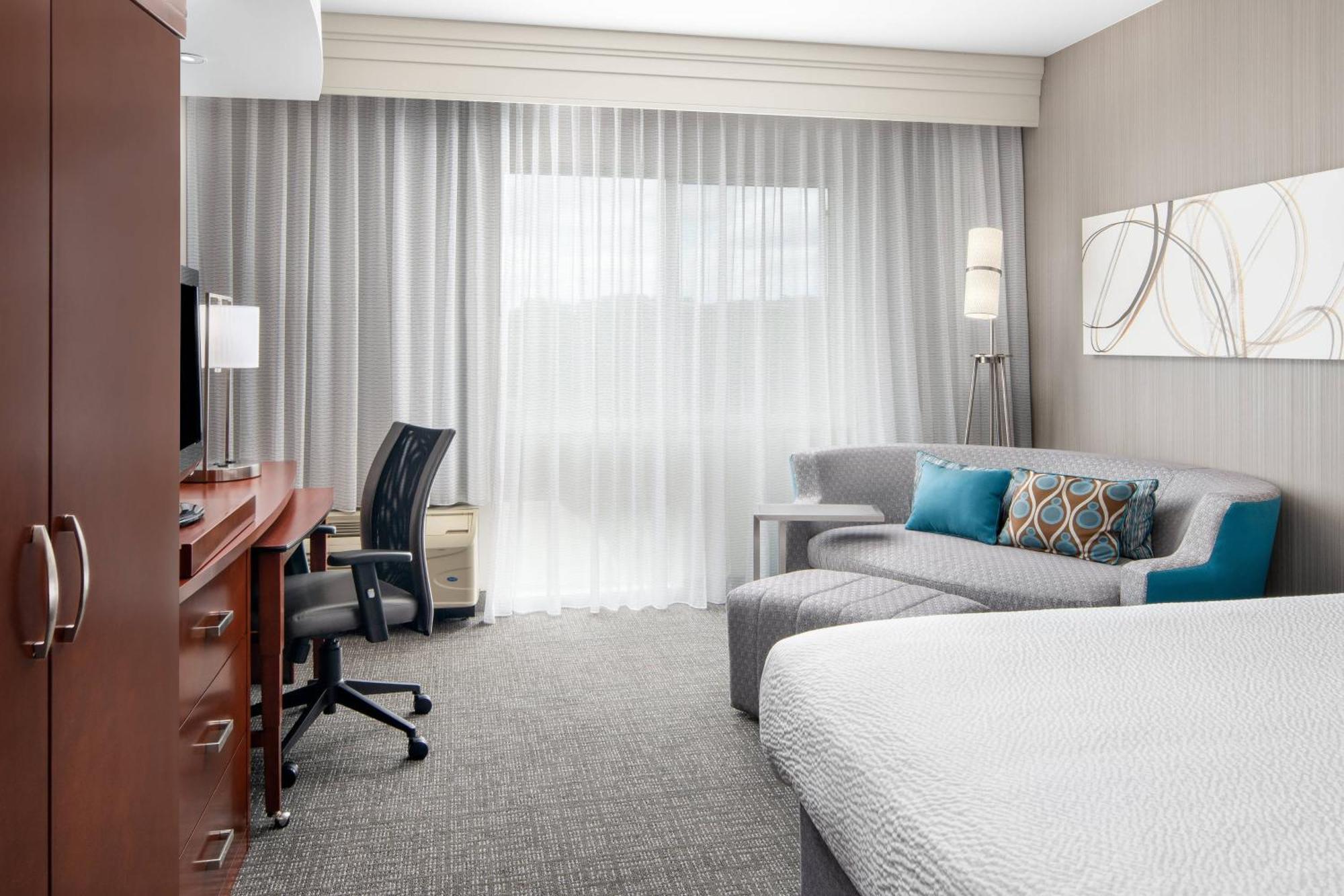 מלון Courtyard By Marriott Raleigh North/Triangle Town Center מראה חיצוני תמונה