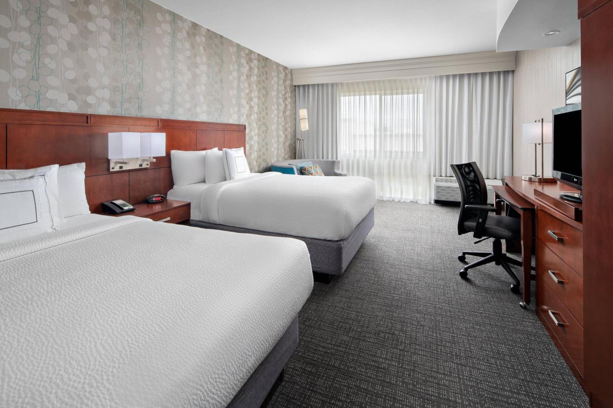 מלון Courtyard By Marriott Raleigh North/Triangle Town Center מראה חיצוני תמונה