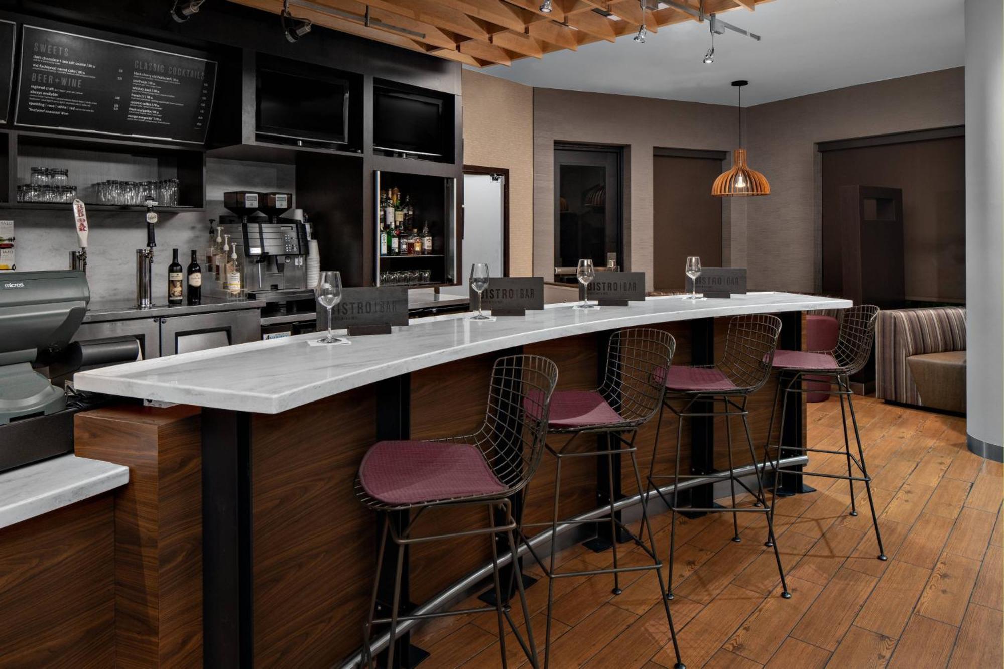 מלון Courtyard By Marriott Raleigh North/Triangle Town Center מראה חיצוני תמונה