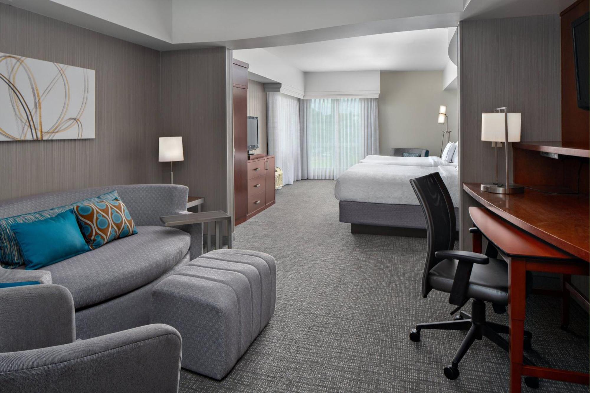 מלון Courtyard By Marriott Raleigh North/Triangle Town Center מראה חיצוני תמונה