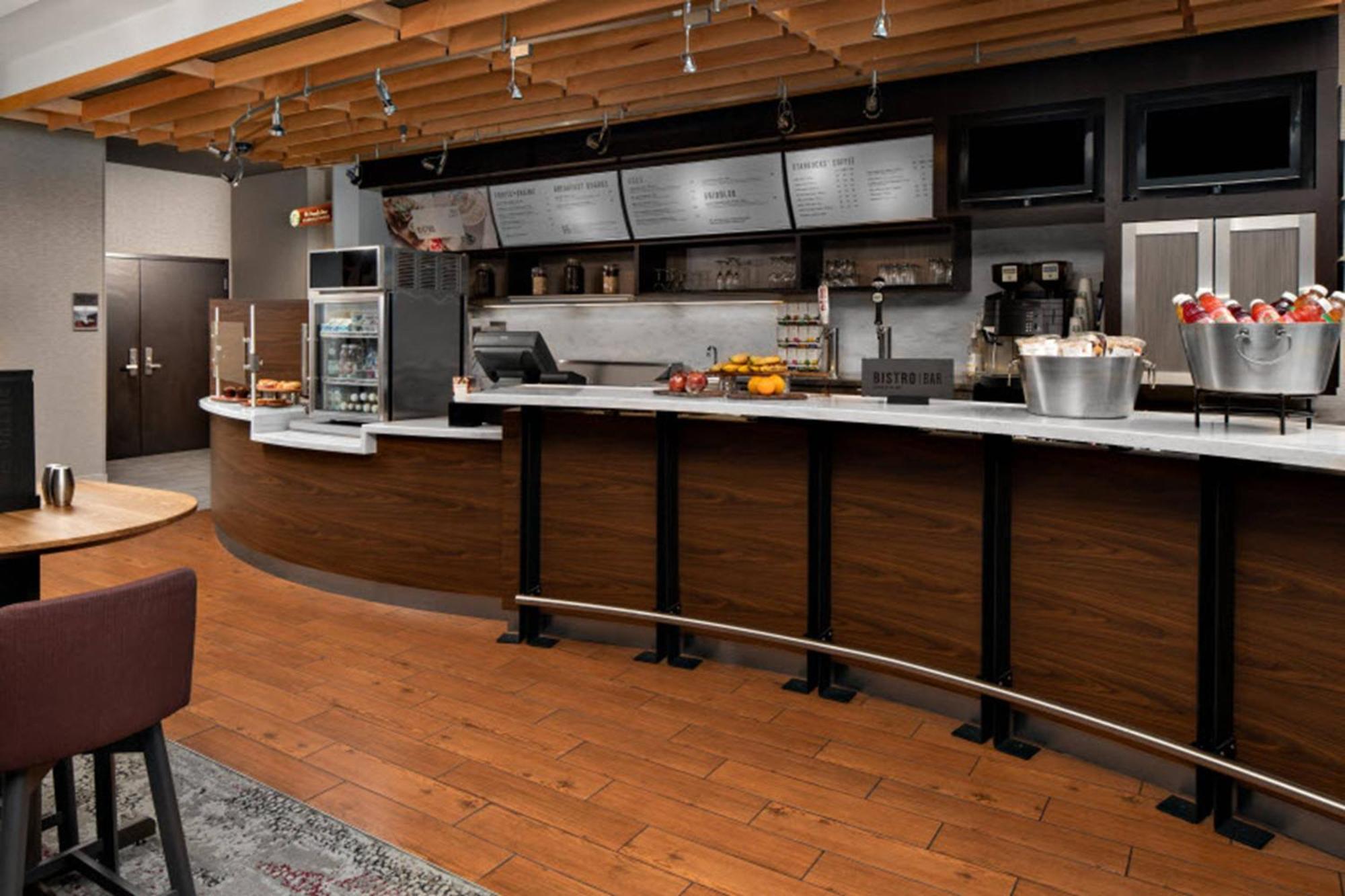 מלון Courtyard By Marriott Raleigh North/Triangle Town Center מראה חיצוני תמונה