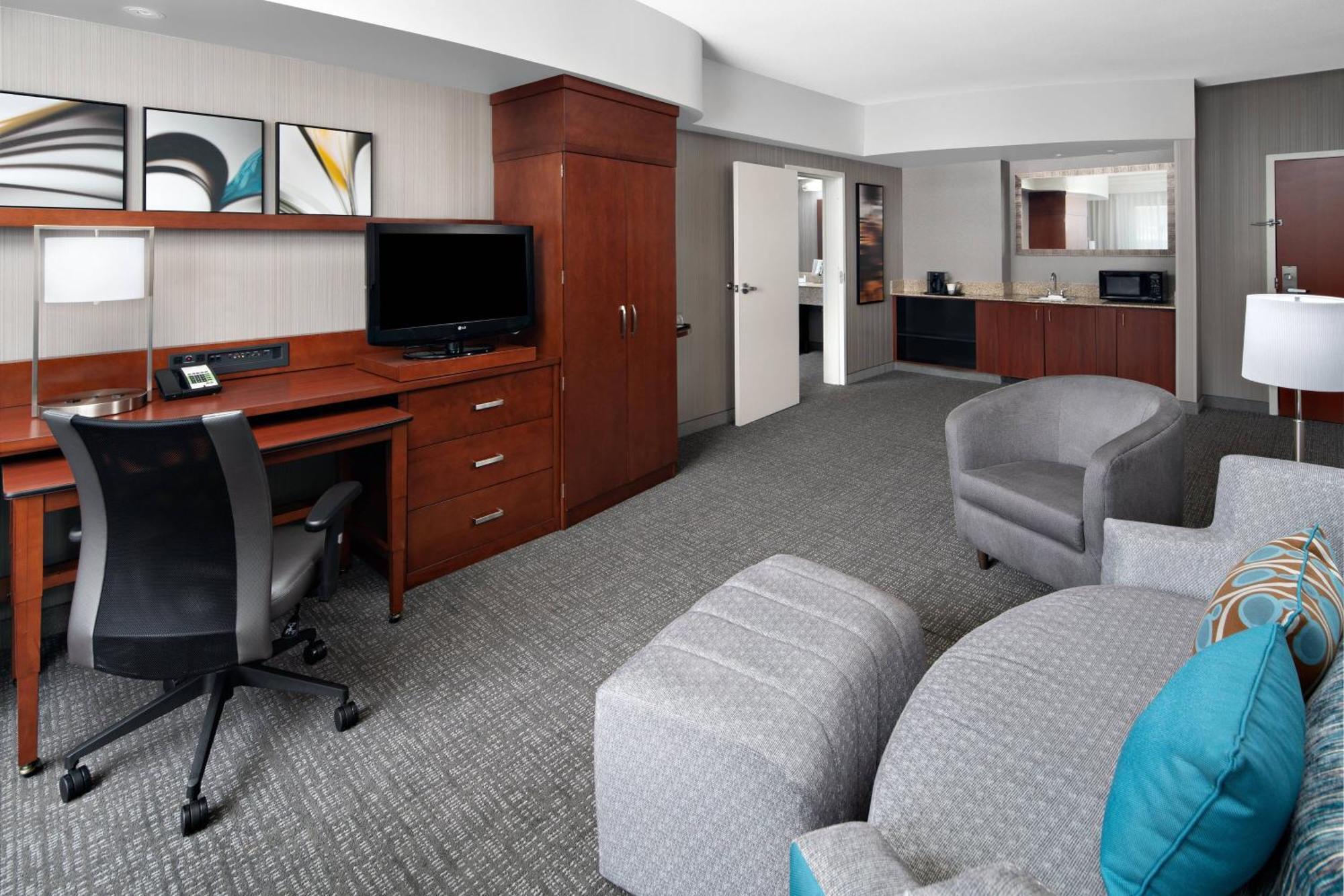 מלון Courtyard By Marriott Raleigh North/Triangle Town Center מראה חיצוני תמונה