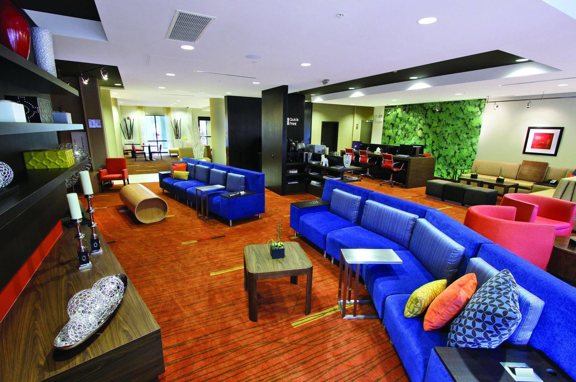 מלון Courtyard By Marriott Raleigh North/Triangle Town Center מראה חיצוני תמונה