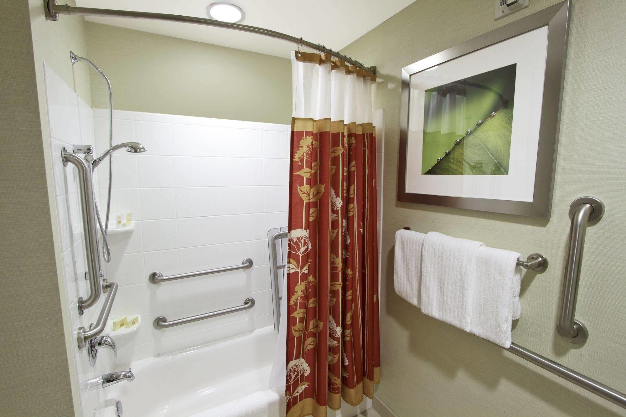 מלון Courtyard By Marriott Raleigh North/Triangle Town Center מראה חיצוני תמונה