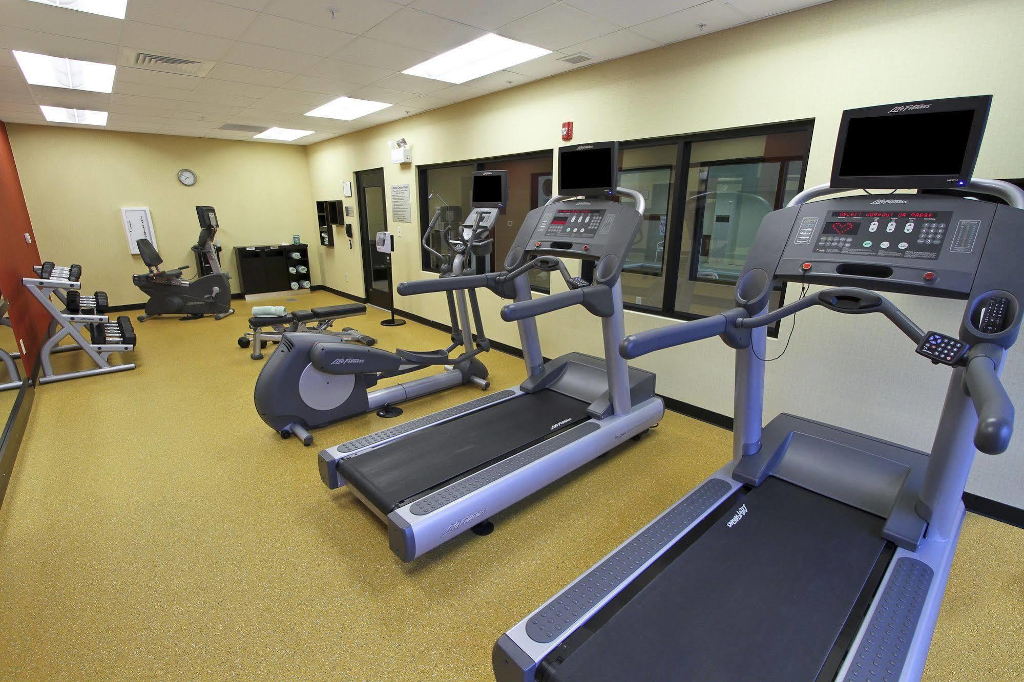 מלון Courtyard By Marriott Raleigh North/Triangle Town Center מראה חיצוני תמונה